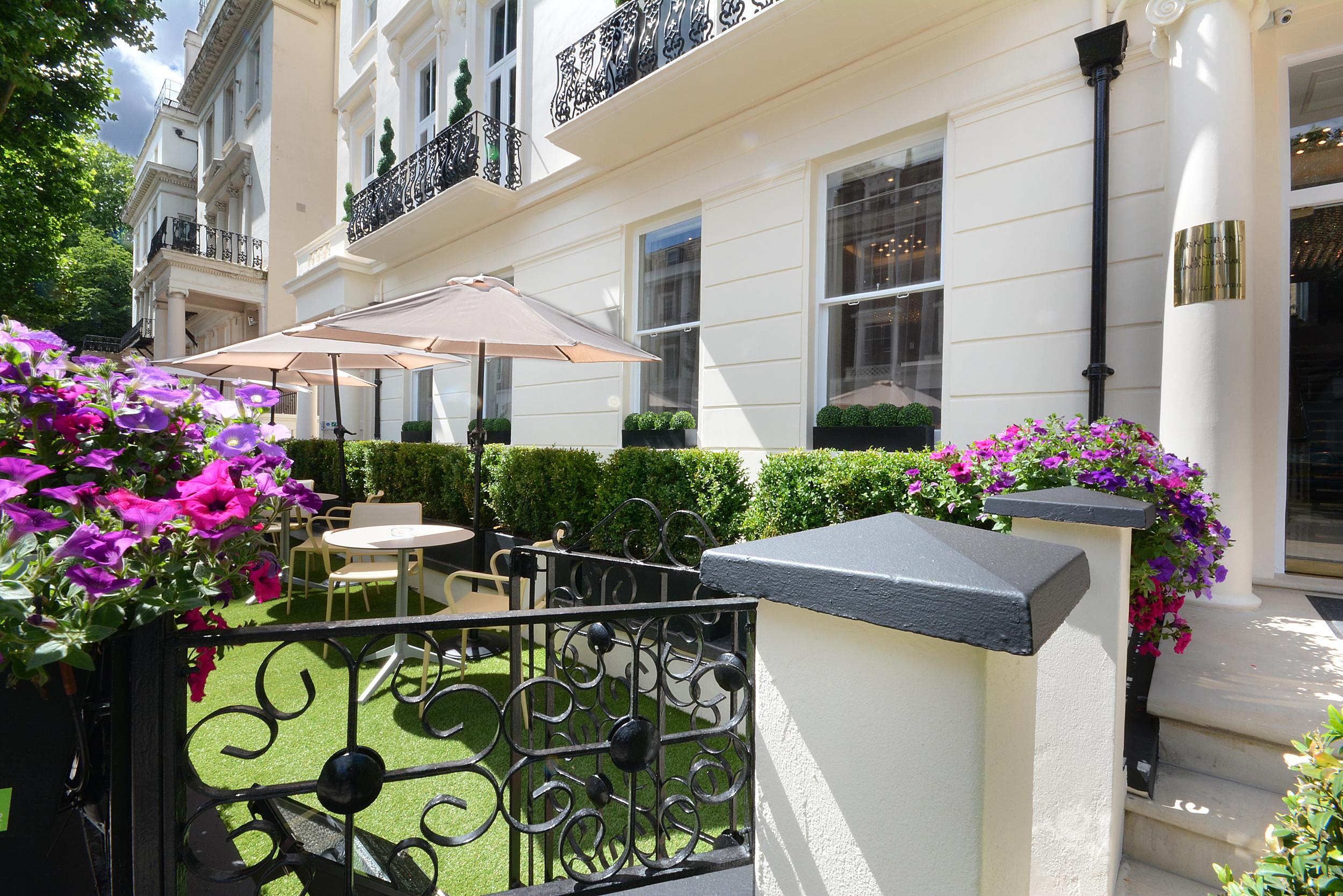 Park Grand London Lancaster Gate Hotel Eksteriør billede The garden at 100 Eaton Square