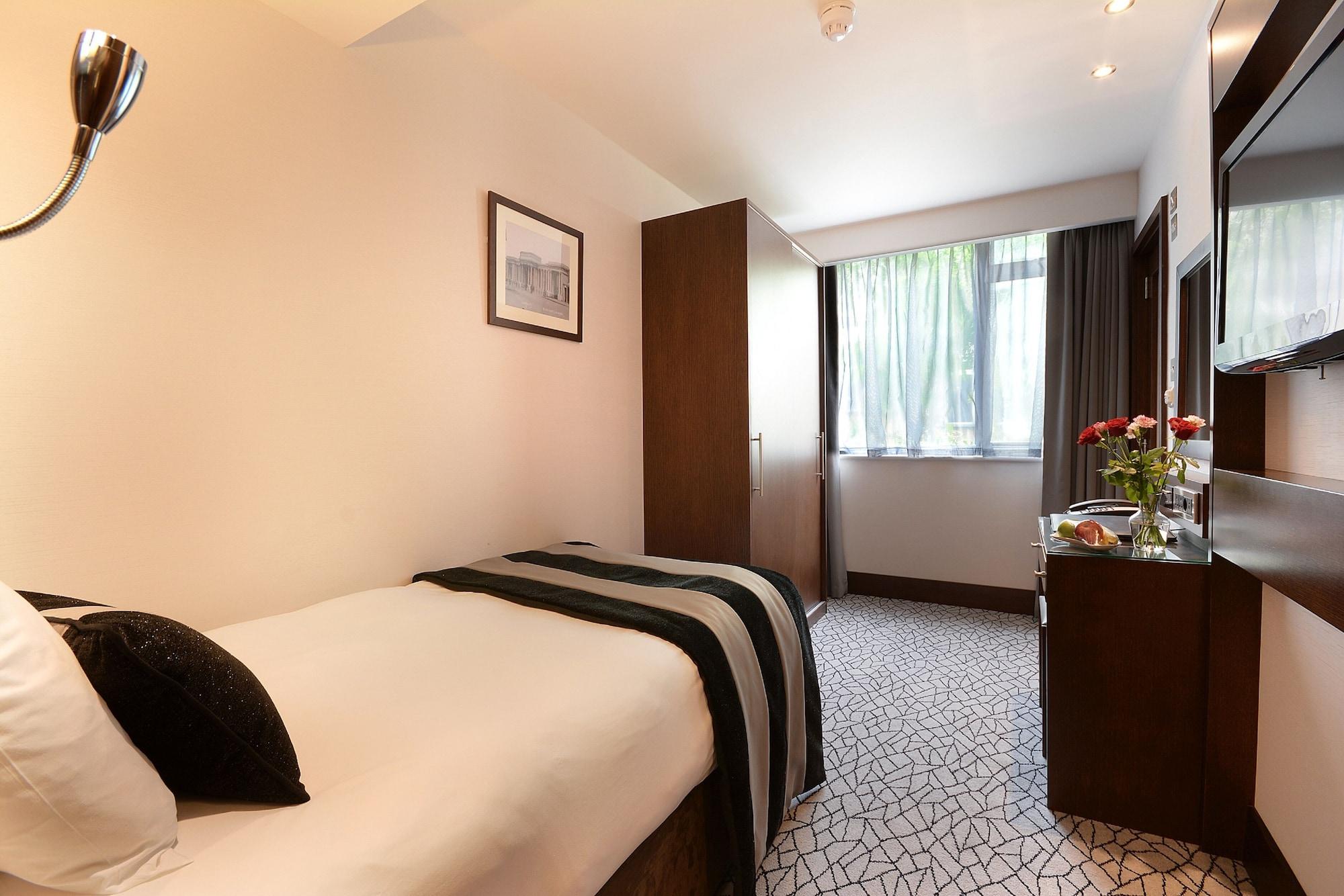Park Grand London Lancaster Gate Hotel Eksteriør billede A single room at the hotel