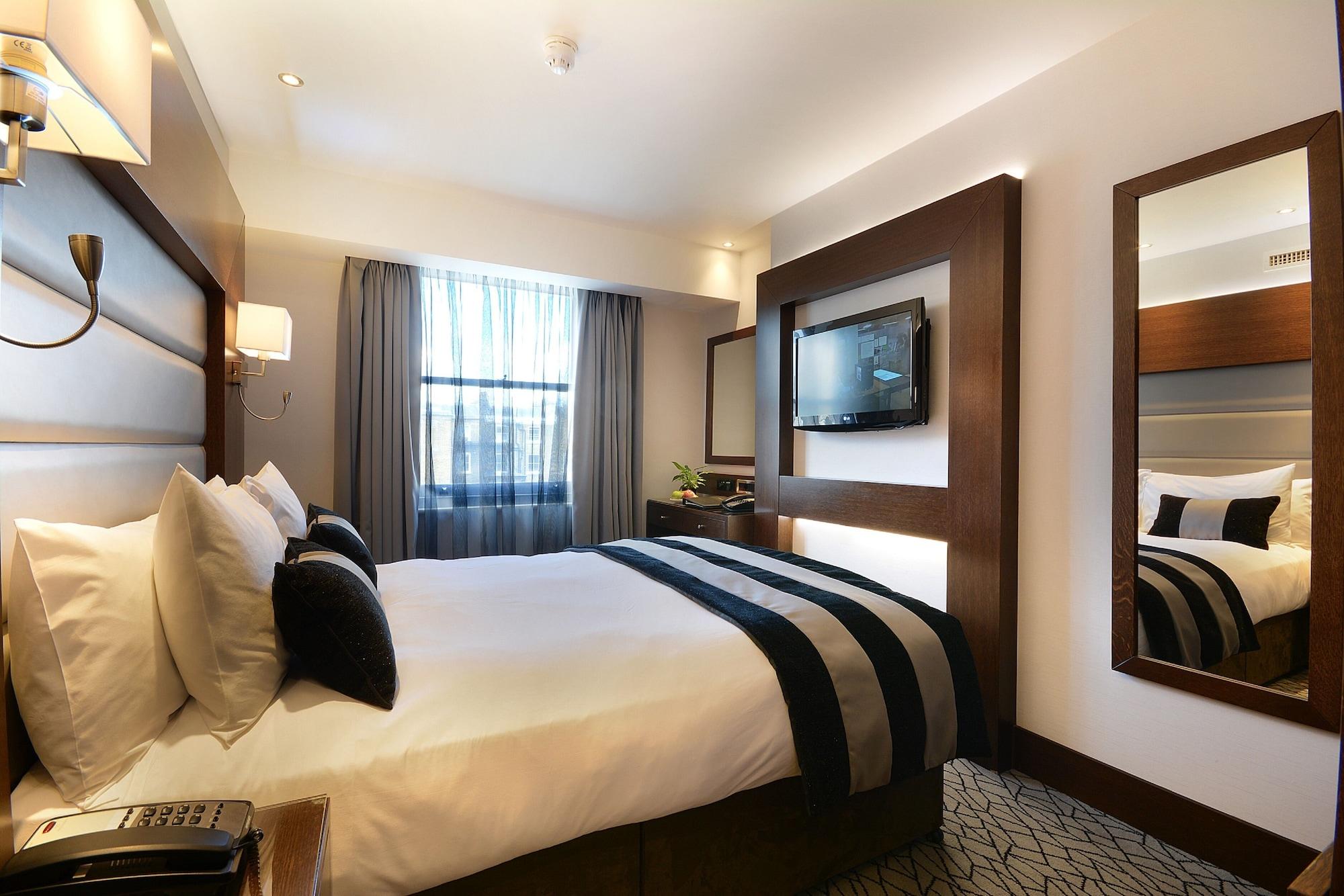Park Grand London Lancaster Gate Hotel Eksteriør billede A bedroom at the hotel