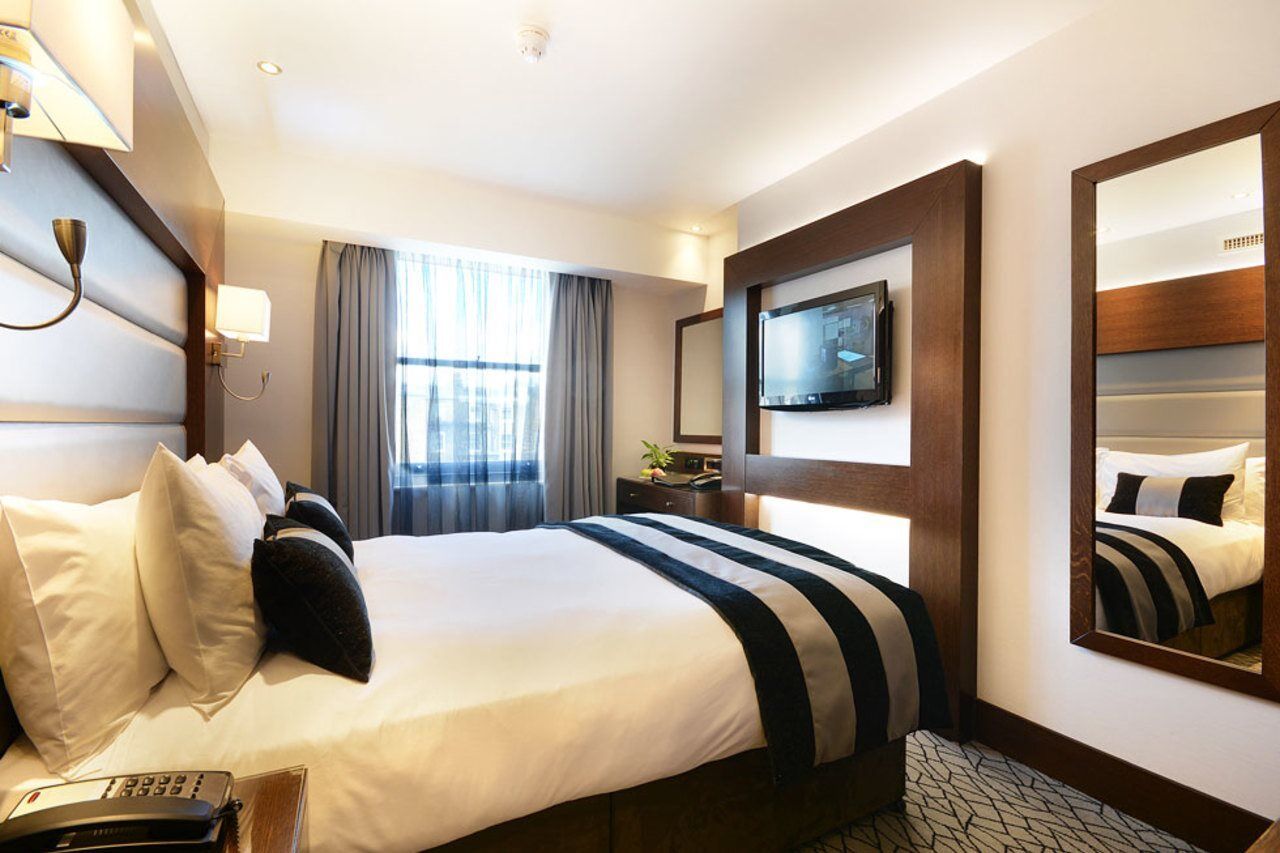 Park Grand London Lancaster Gate Hotel Eksteriør billede A bedroom at the hotel